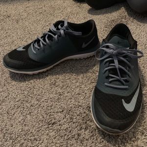Nike tennis shoes